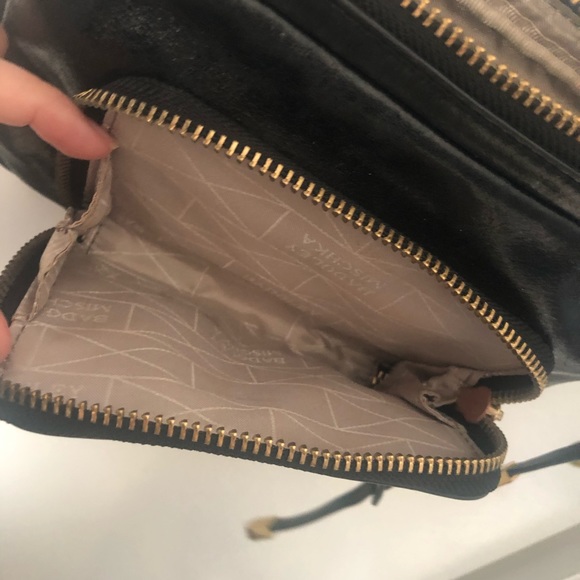 Badgley Mischka black crossbody bag. - Picture 5 of 8